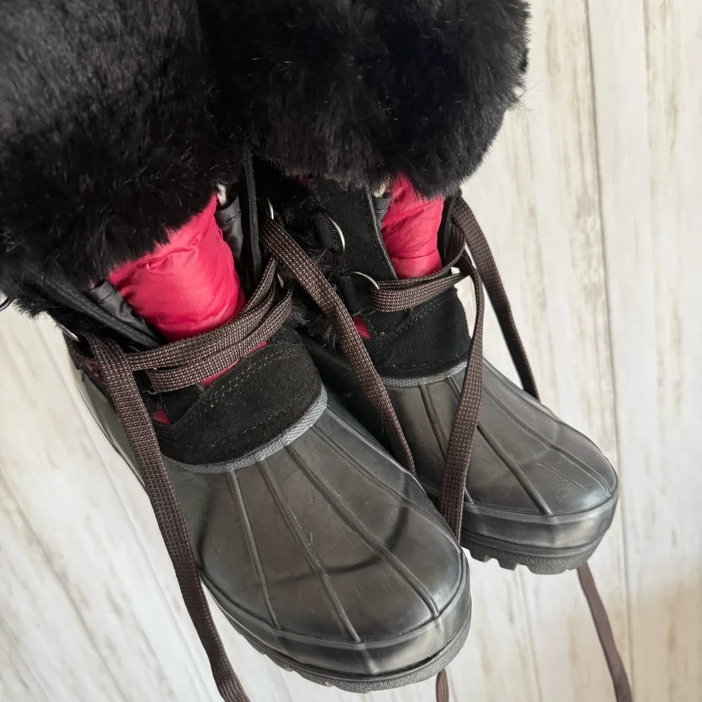 Canada Weather Gear Black and Red Winter Boots 9